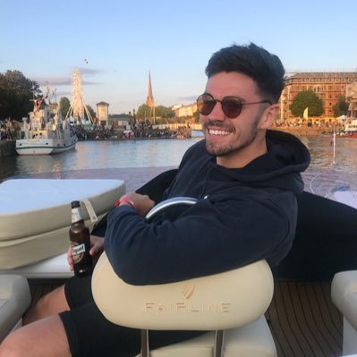 Profile Picture of Kris Robinson (@KrisRobinsonn) on Twitter