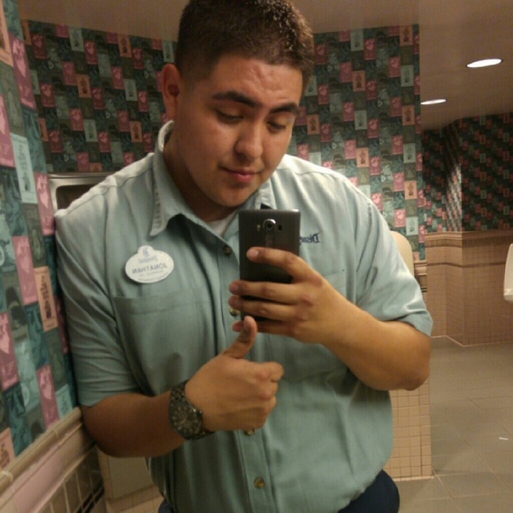 Profile Picture of Jonathan Jimenez (@jayjimenez024) on Poshmark