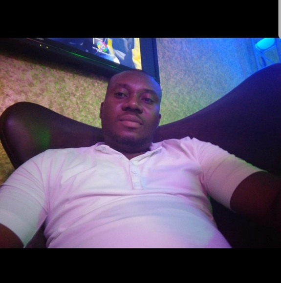 Profile Picture of Aseme Aseme (@buzybone4) on Poshmark