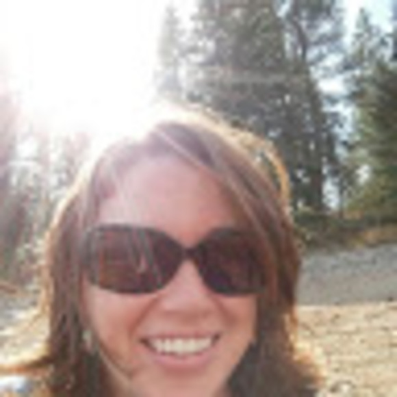 Profile Picture of Deirdre Macclelland (@dmacc19) on Poshmark