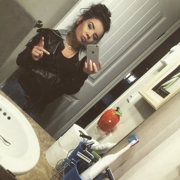 Profile Picture of Marleny Quintal (@marlenyquintal) on Poshmark