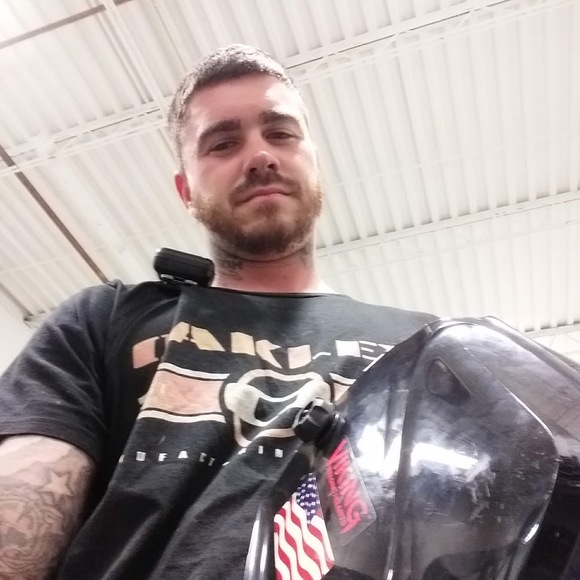 Profile Picture of Kyle Bushman (@kbushman1990) on Poshmark