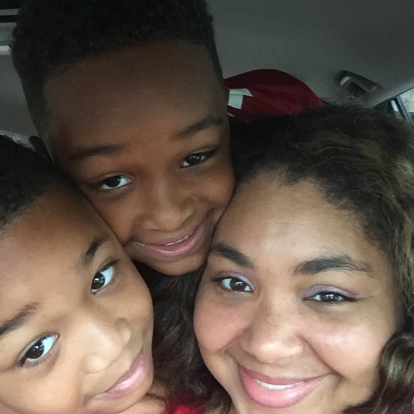 Profile Picture of Cassandra Sheppard (@smilyg21) on Poshmark