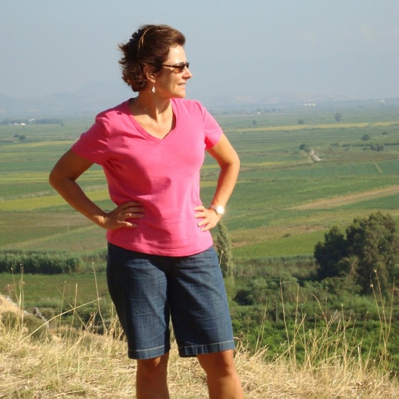 Profile Picture of Christina Pompa (@bikegirl92) on Poshmark