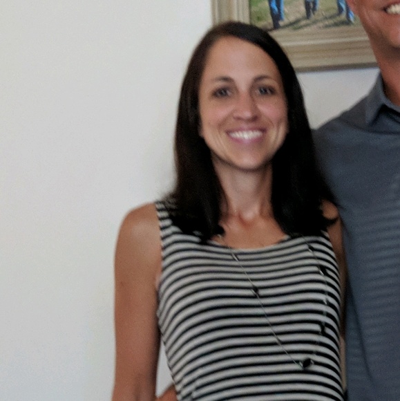 Profile Picture of Aimee Meyer (@ajmeyer979) on Poshmark