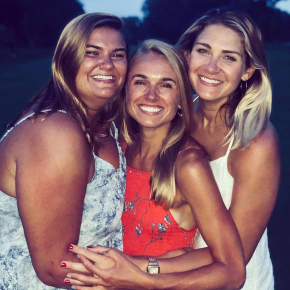 Profile Picture of Ellen Hooley (@funkeellen) on Poshmark