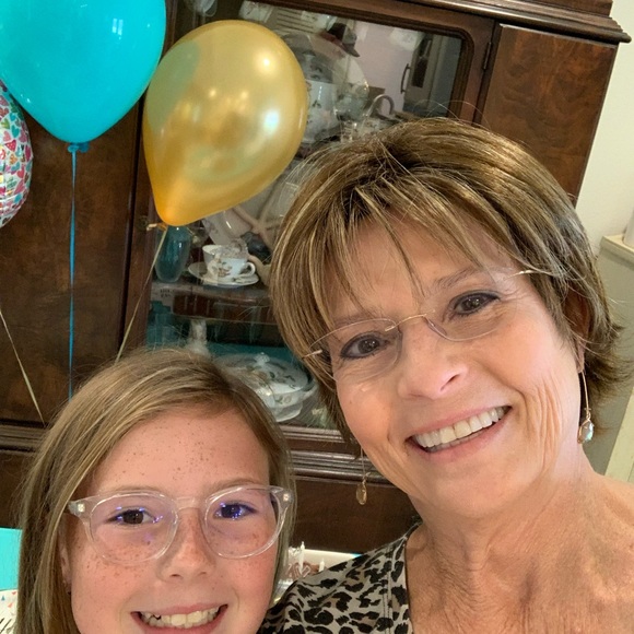 Profile Picture of Donna Tobias (@dontob_14) on Poshmark