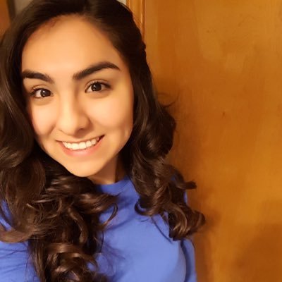 Profile Picture of Desiree Landeros (@DesireeReee) on Twitter