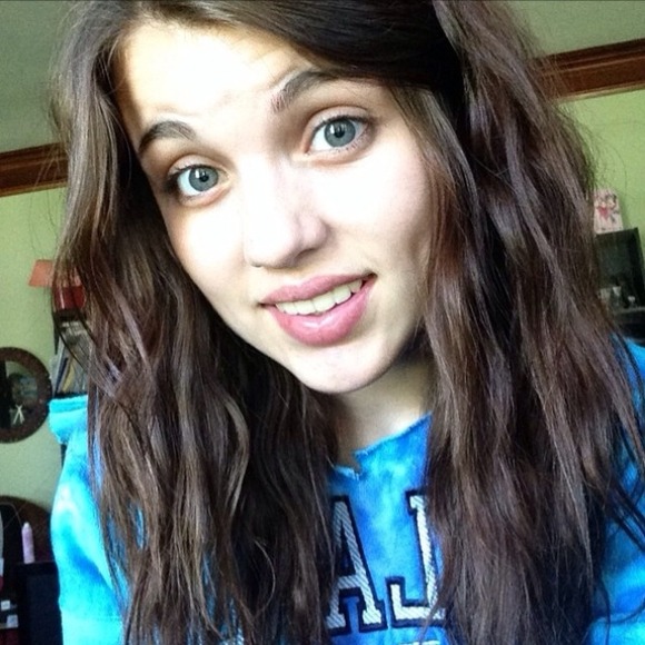 Profile Picture of Madeline Richling (@madeliner13) on Poshmark