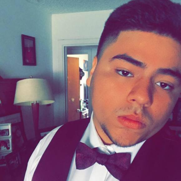 Profile Picture of Matthew Monroy (@monroy_59) on Poshmark