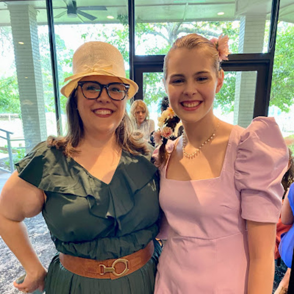 Profile Picture of Meredith Sharp (@meredithshar241) on Poshmark