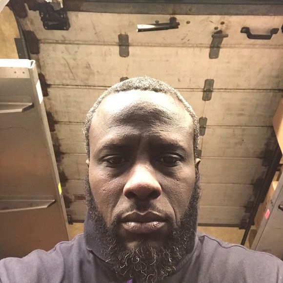 Profile Picture of Derek Hardnett (@hardnett22) on Poshmark
