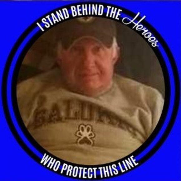 Profile Picture of Julie Garavaglia (@jul74) on Poshmark