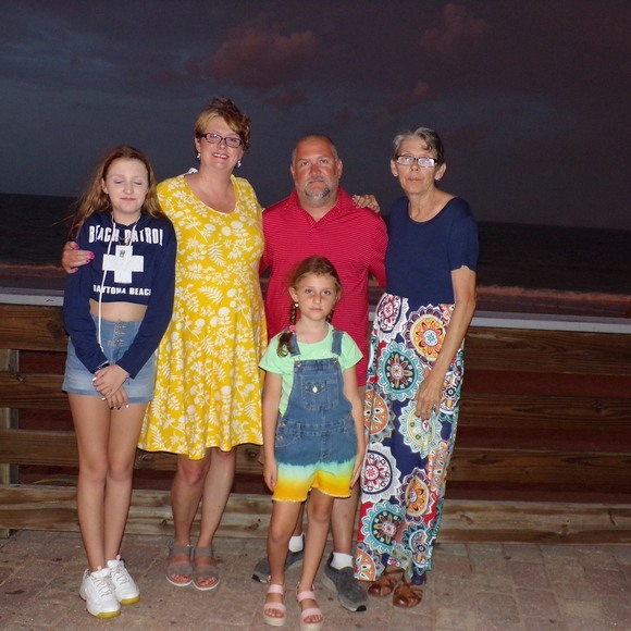 Profile Picture of Beverly Heath (@beverlyh95) on Poshmark