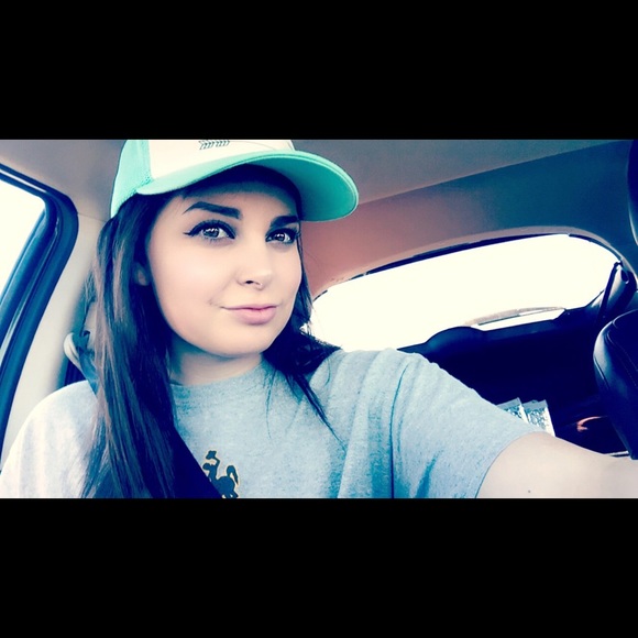Profile Picture of Sabrina Schroefel (@subbyyyyy) on Poshmark