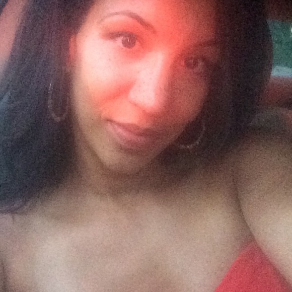 Kristina Mcguire - Poshmark Profile Picture of Kristina Mcguire (@kligon0420) on Poshmark