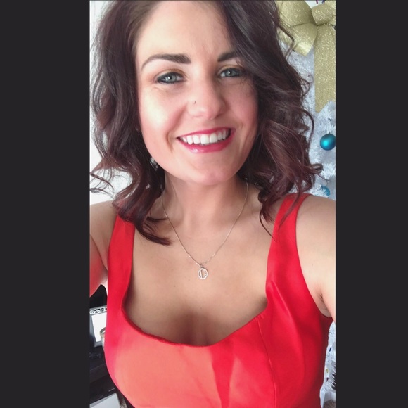 Profile Picture of Lucy Odom (@lucyodom) on Poshmark