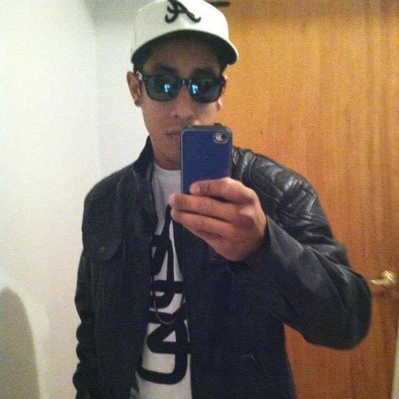 Profile Picture of Aaron Curotto (@aaron_globe) on Poshmark