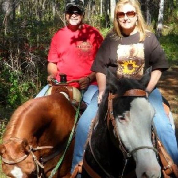 Profile Picture of Kim sumrall Badillo (@ksbadillo) on Poshmark