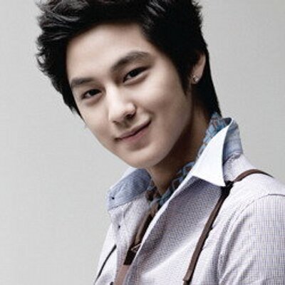 Profile Picture of Kim Bum (@RealKimBum) on Twitter