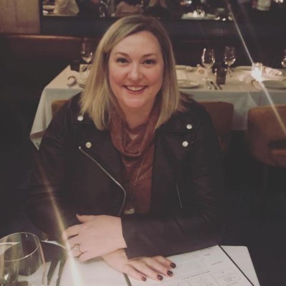 Profile Picture of Amanda Hicks (@amandahicks279) on Poshmark