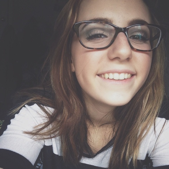 Profile Picture of Allison Purcell (@allicat3270) on Poshmark