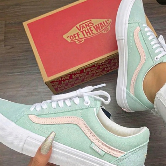 Profile Picture of Reyna Marcial (@reynamarcial) on Poshmark