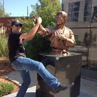 Profile Picture of Kelly Knapper (@WelcomeToKELL71) on Twitter