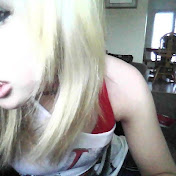 Profile Picture of Paige Weaver (@ParasiticPaige) on Youtube