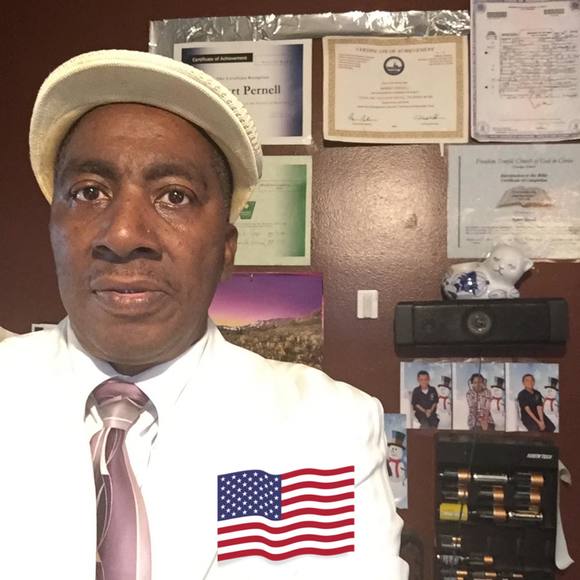 Profile Picture of Robert Pernell (@robertpernell) on Poshmark