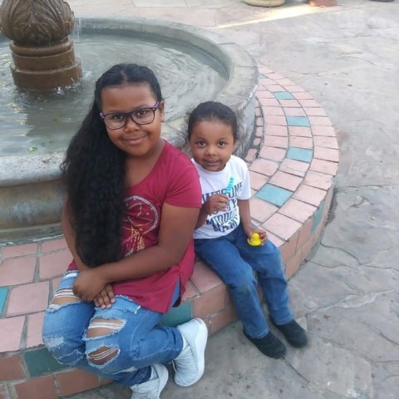 Gia Inocencio - Poshmark Profile Picture of Gia Inocencio (@giainocencio1) on Poshmark