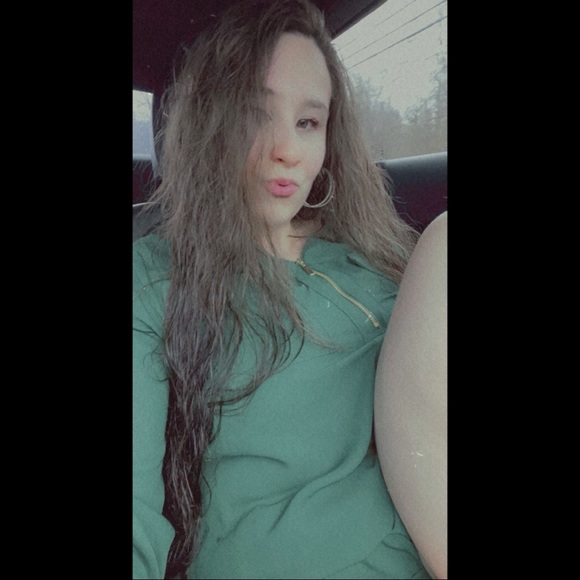 Profile Picture of Josie Thompson (@josiethompson) on Poshmark