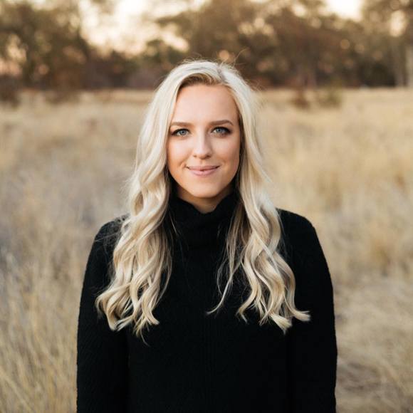 Profile Picture of Daniella Kalinyuk (@dkalinyuk) on Poshmark