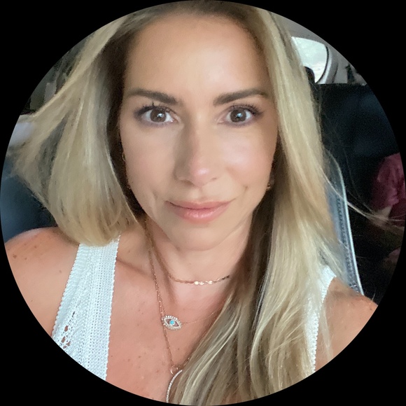 Profile Picture of Stacey Orecchio (@stayposhaf) on Poshmark