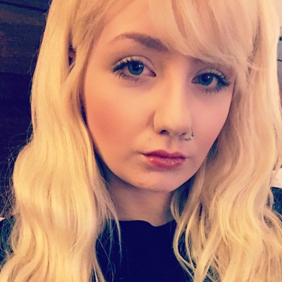 Profile Picture of Layla Mcclish (@pixelated) on Poshmark