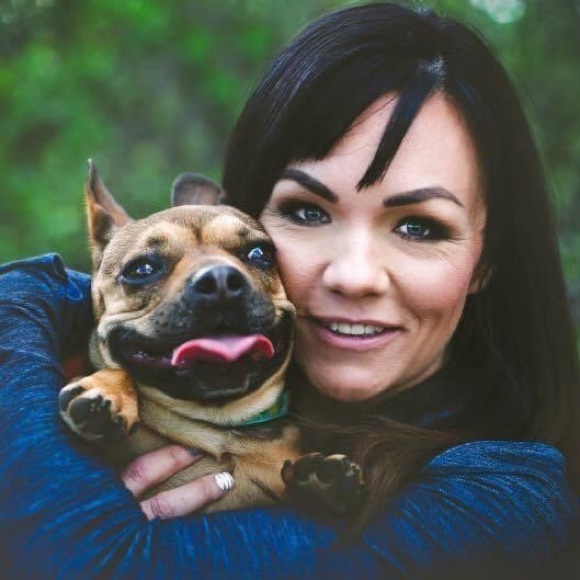 Profile Picture of Emily Fenton (@emilyraefenton) on Poshmark