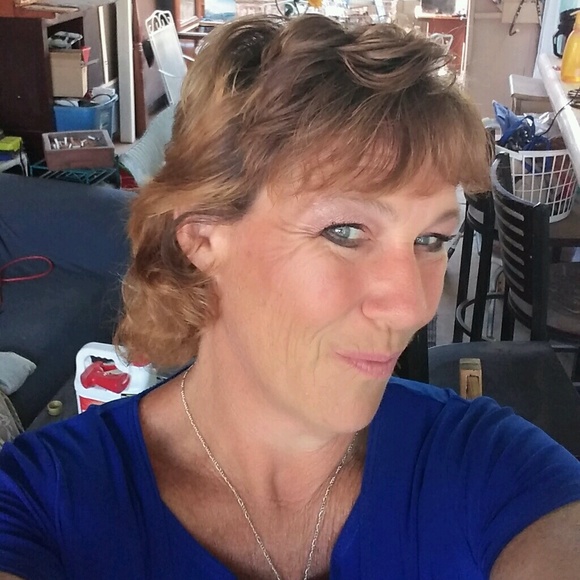 Profile Photo of Donna Morley (@dmotley70) on Poshmark