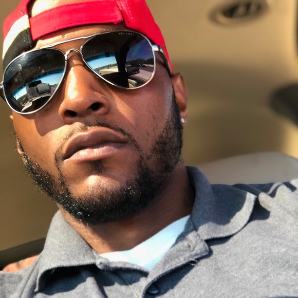 Profile Picture of Sean Holmes (@holmes216) on Poshmark
