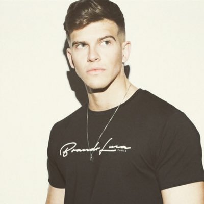 Profile Picture of Sam Hobbs (@hobbs_96) on Twitter