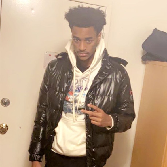 Profile Picture of Shawn Royal (@shawnroyal30) on Poshmark