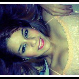 Profile Picture of Monique Rojas (@mikcarojas) on Twitter