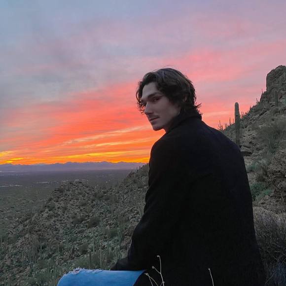 Profile Picture of Marcello Cesario (@marcellocesario) on Poshmark