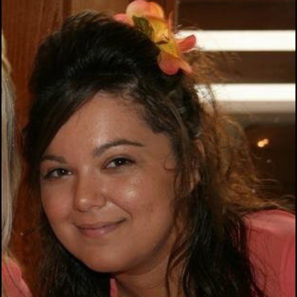 Profile Picture of Amy Vanderpool (@vandya23) on Poshmark