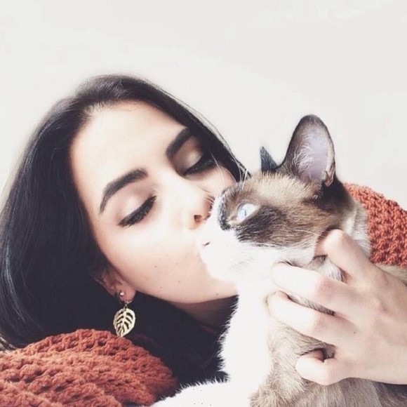 Profile Picture of Deborah Higgins (@tisheatycct) on Poshmark