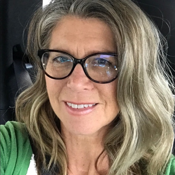 Profile Picture of Teresa Macfee (@tjmacfee) on Poshmark