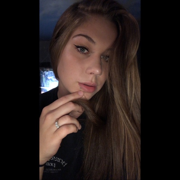 Profile Picture of Casey Oleyar (@casey4256) on Poshmark