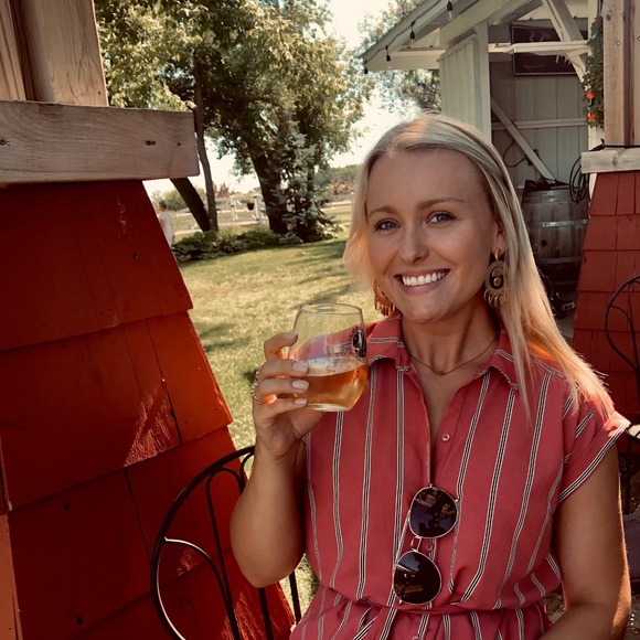 Profile Picture of Sommer Forkenbrock (@sfrknbrck) on Poshmark