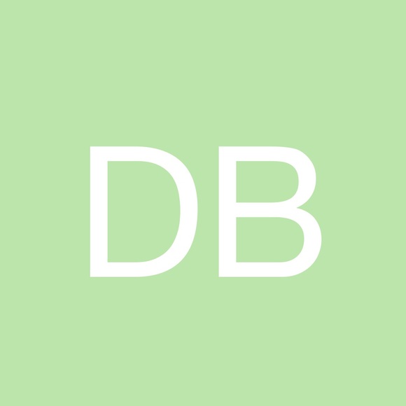 Profile Picture of Daniella Burrell (@dcrb) on Poshmark