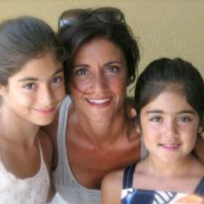 Profile Picture of Lisa Catania (@LisaatLFPress) on Twitter