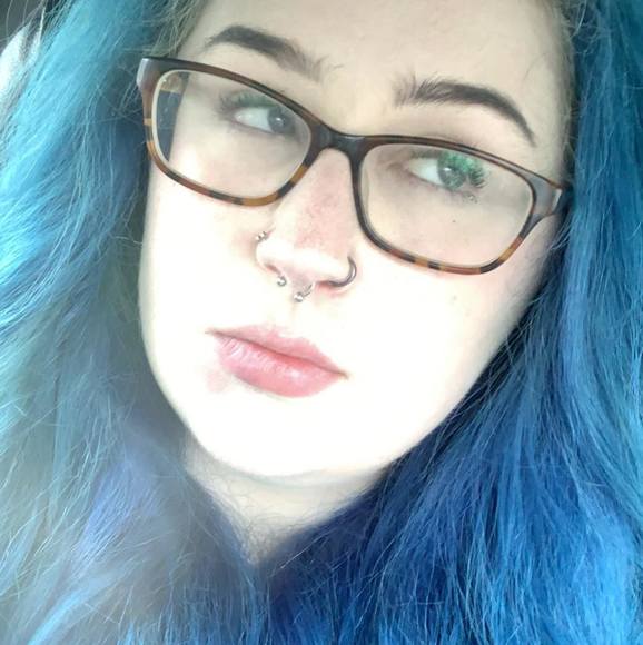 Profile Picture of Kendra Springer (@kendraspringer) on Poshmark